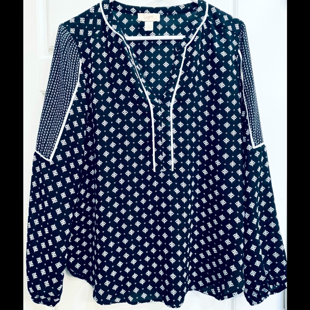 Blue navy and white long sleeve top from LOFT. 100% Polyester.